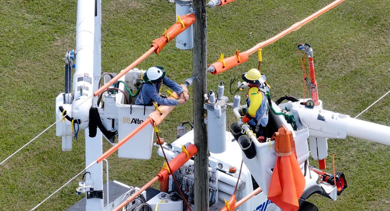 WREC Holds Gloving Orientation for Apprentice Linemen