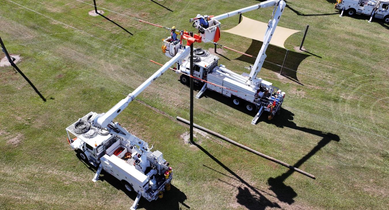 WREC Holds Gloving Orientation for Apprentice Linemen