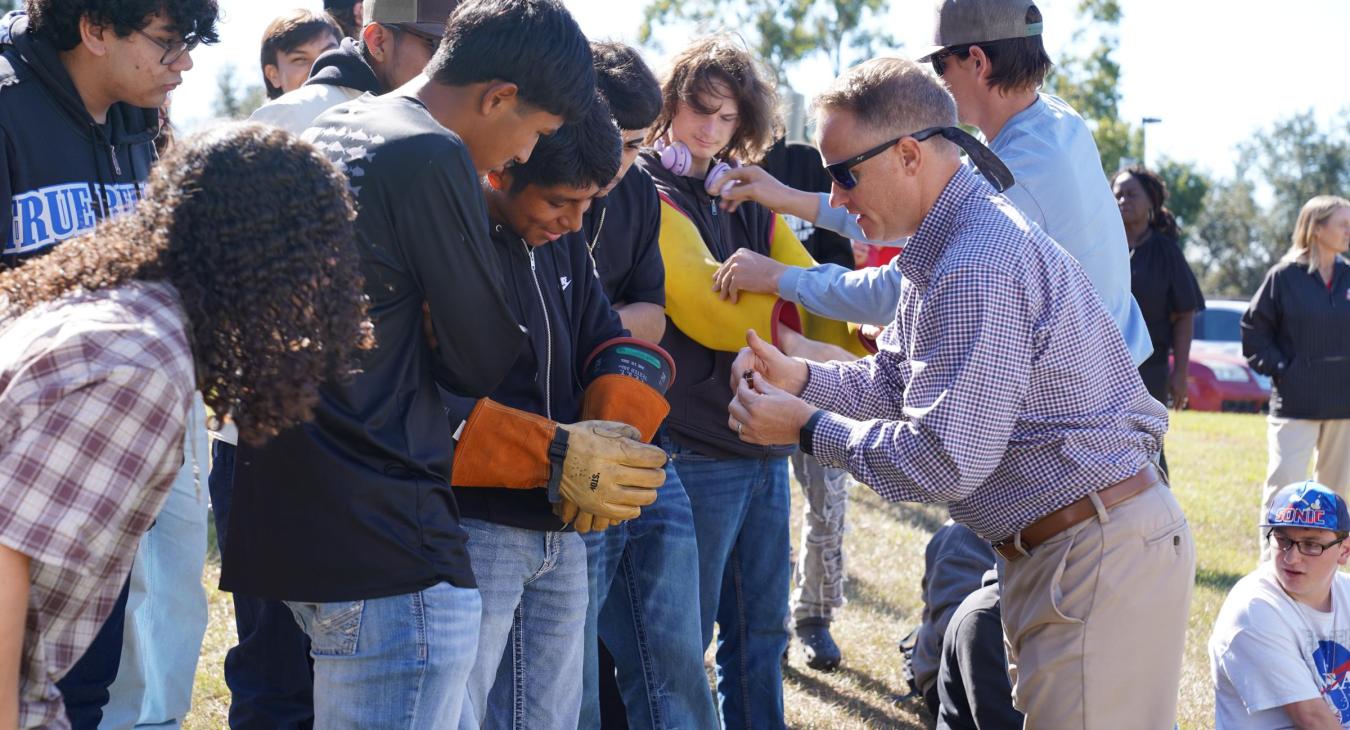WREC Participates in Pasco High School Teach-In