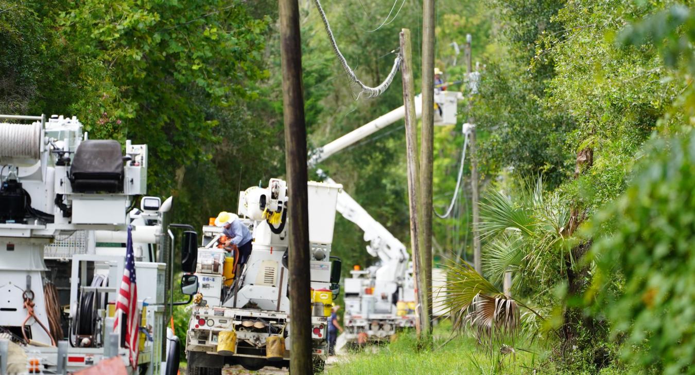 WREC crews restoring Power