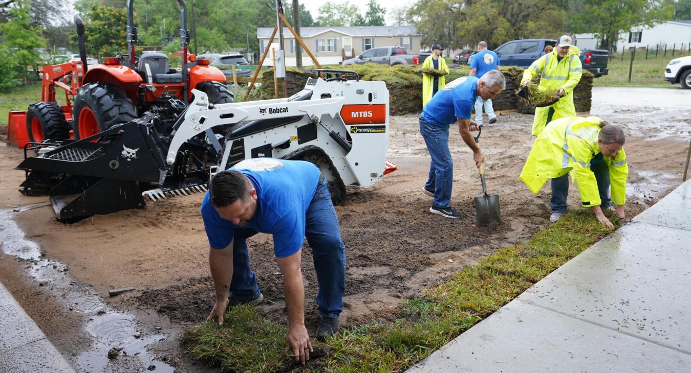 WREC Employees Volunteer for Mid-Florida Community Services Home Build