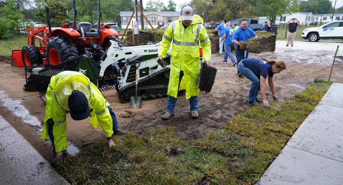 WREC Employees Volunteer for Mid-Florida Community Services Home Build