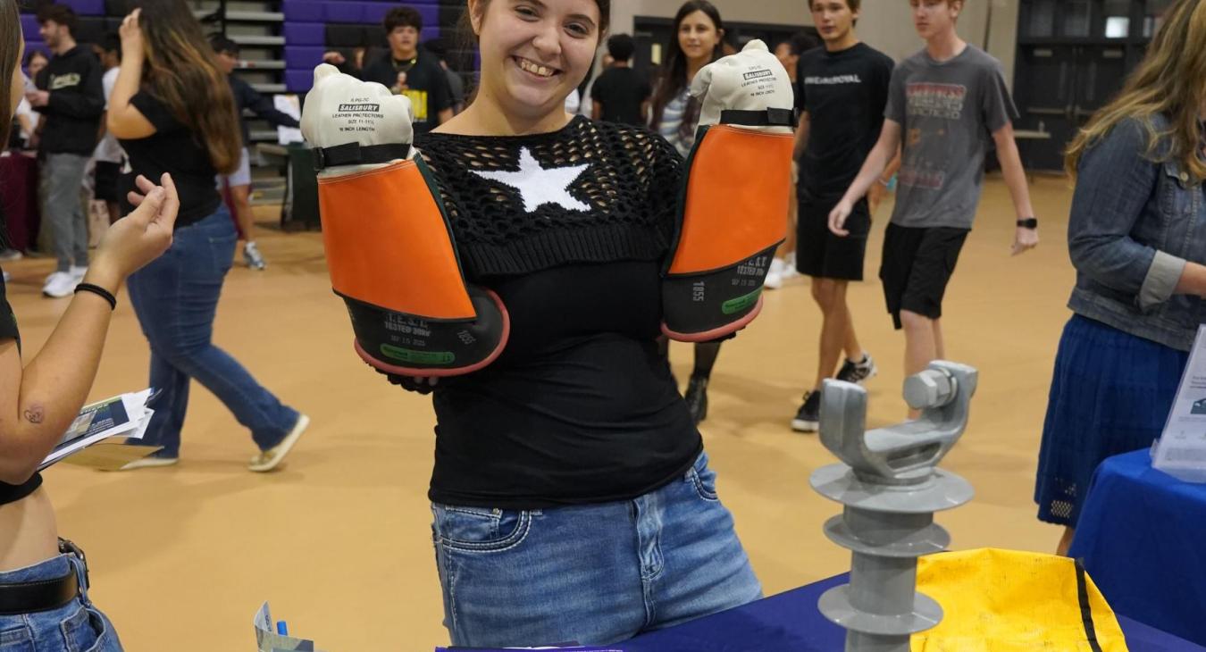 WREC Participates in Career Fair at River Ridge High School