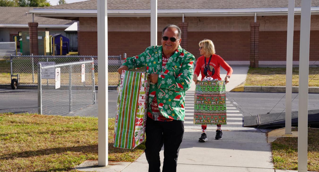 WREC Brings Holiday Cheer to Fox Hollow Elementary