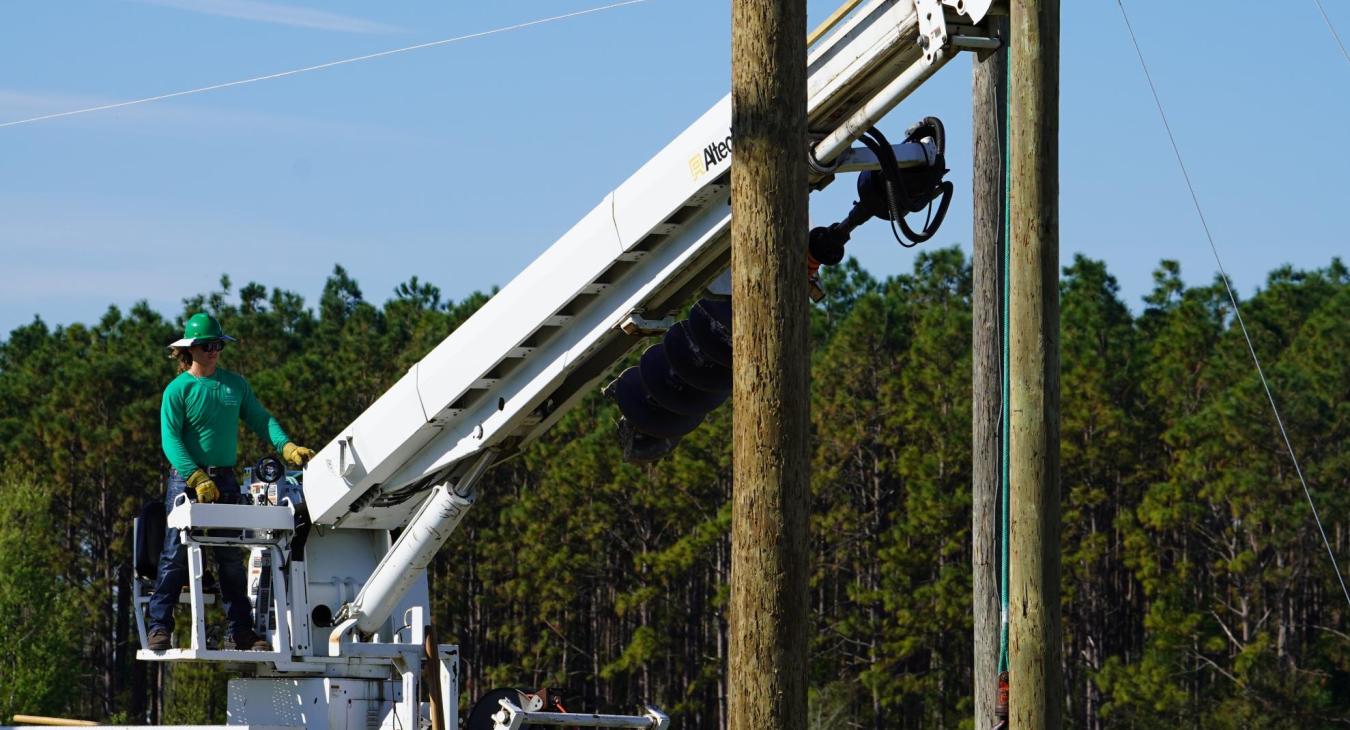 WREC Attends February 2025 Lake-Sumter State College Line Workers Graduation