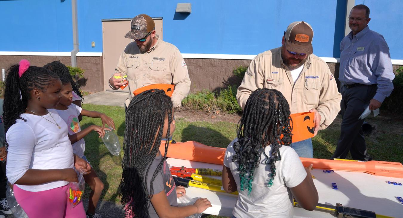 WREC attends Boys and Girls Club event