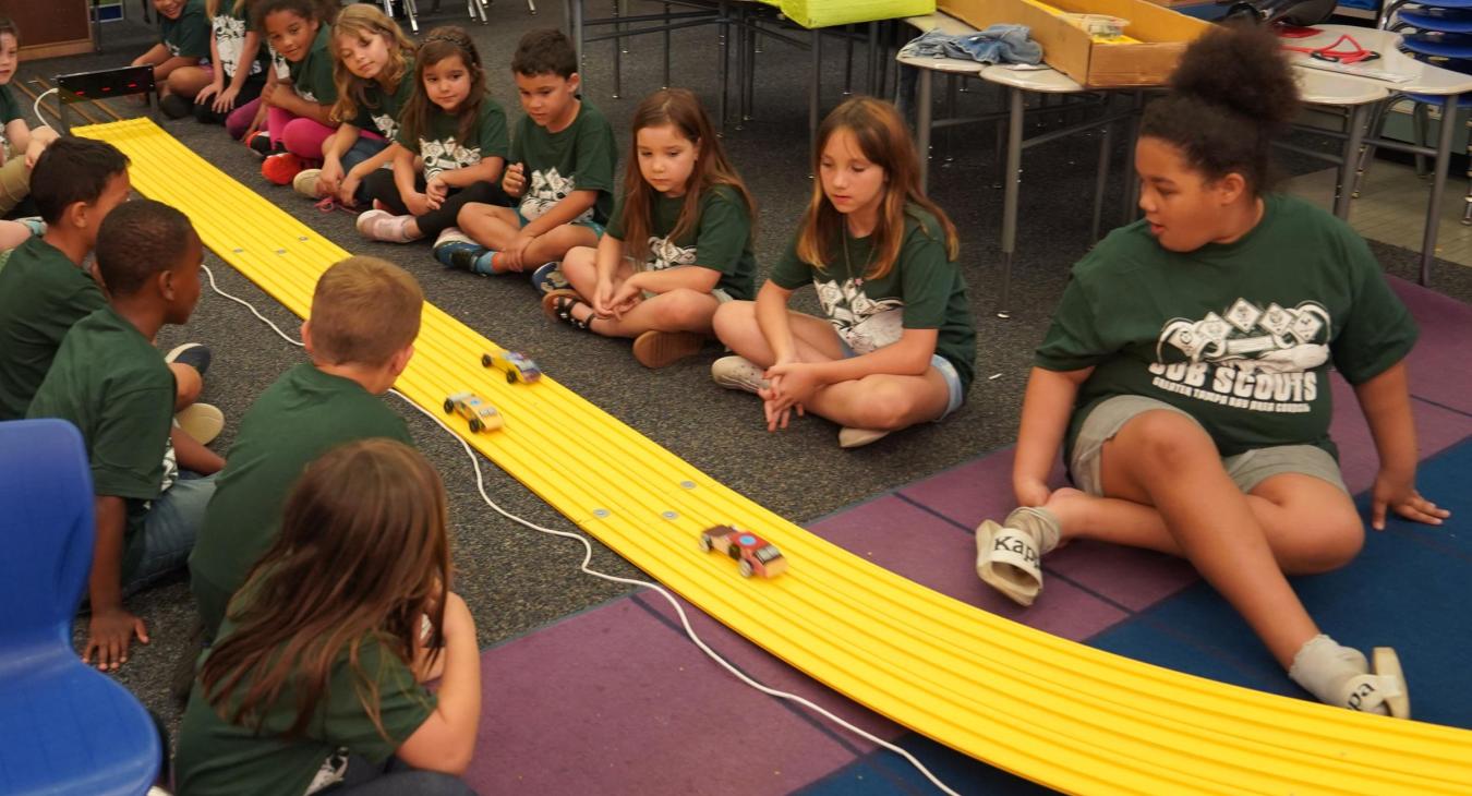 WREC Sponsors ScoutReach at Fox Hollow Elementary School