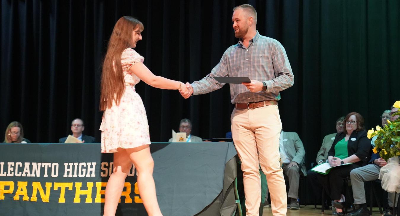 WREC Scholarships Awarded at Pasco High School