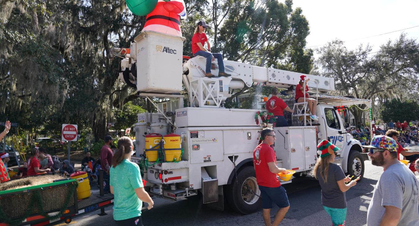 WREC Participates in Brooksville Christmas Parade Withlacoochee River