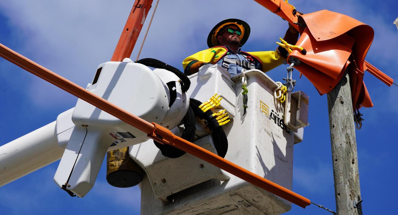 WREC Hosts Gloving Orientation for Apprentice Linemen