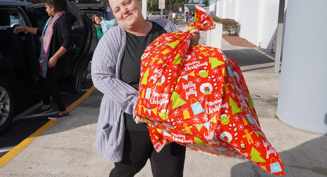 WREC Delivers Angel Tree Gifts to Lacoochee Elementary School