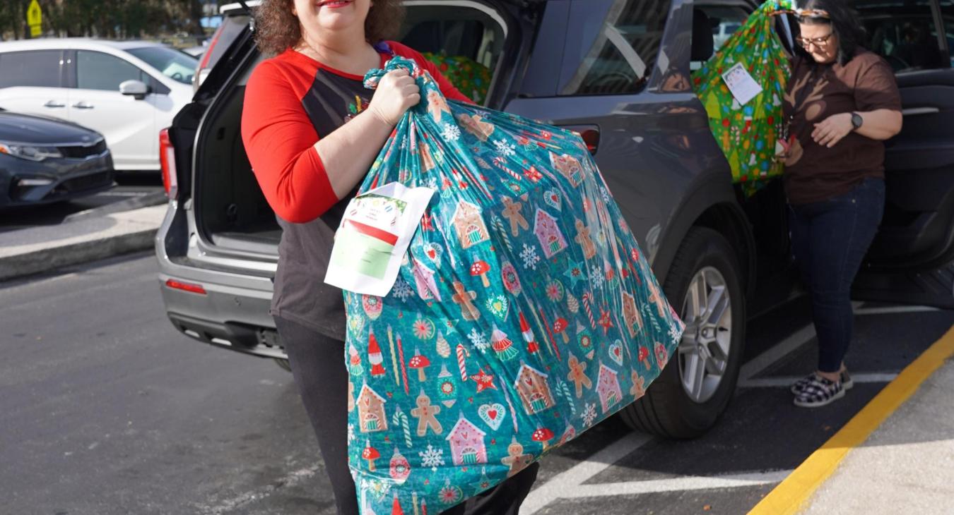 WREC Delivers Angel Tree Gifts to Lacoochee Elementary School