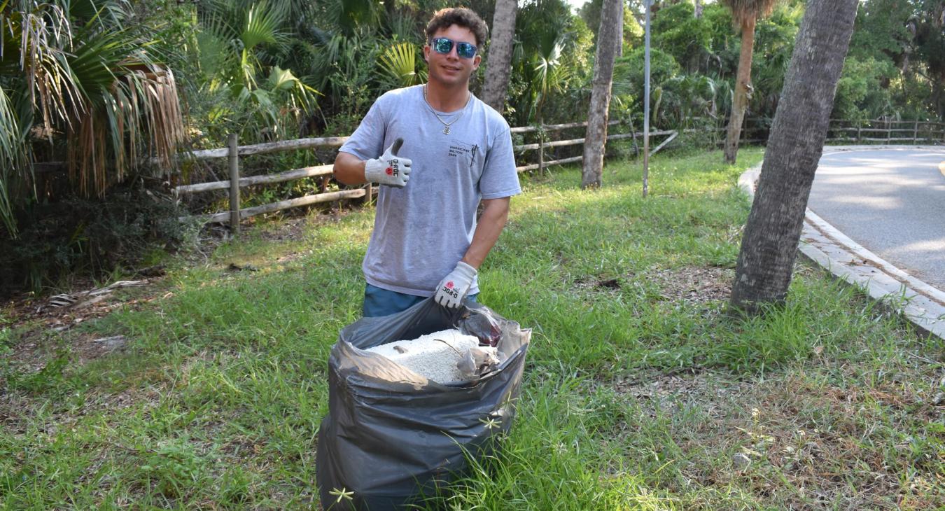 WREC Participates in 40th Annual International Coastal Cleanup