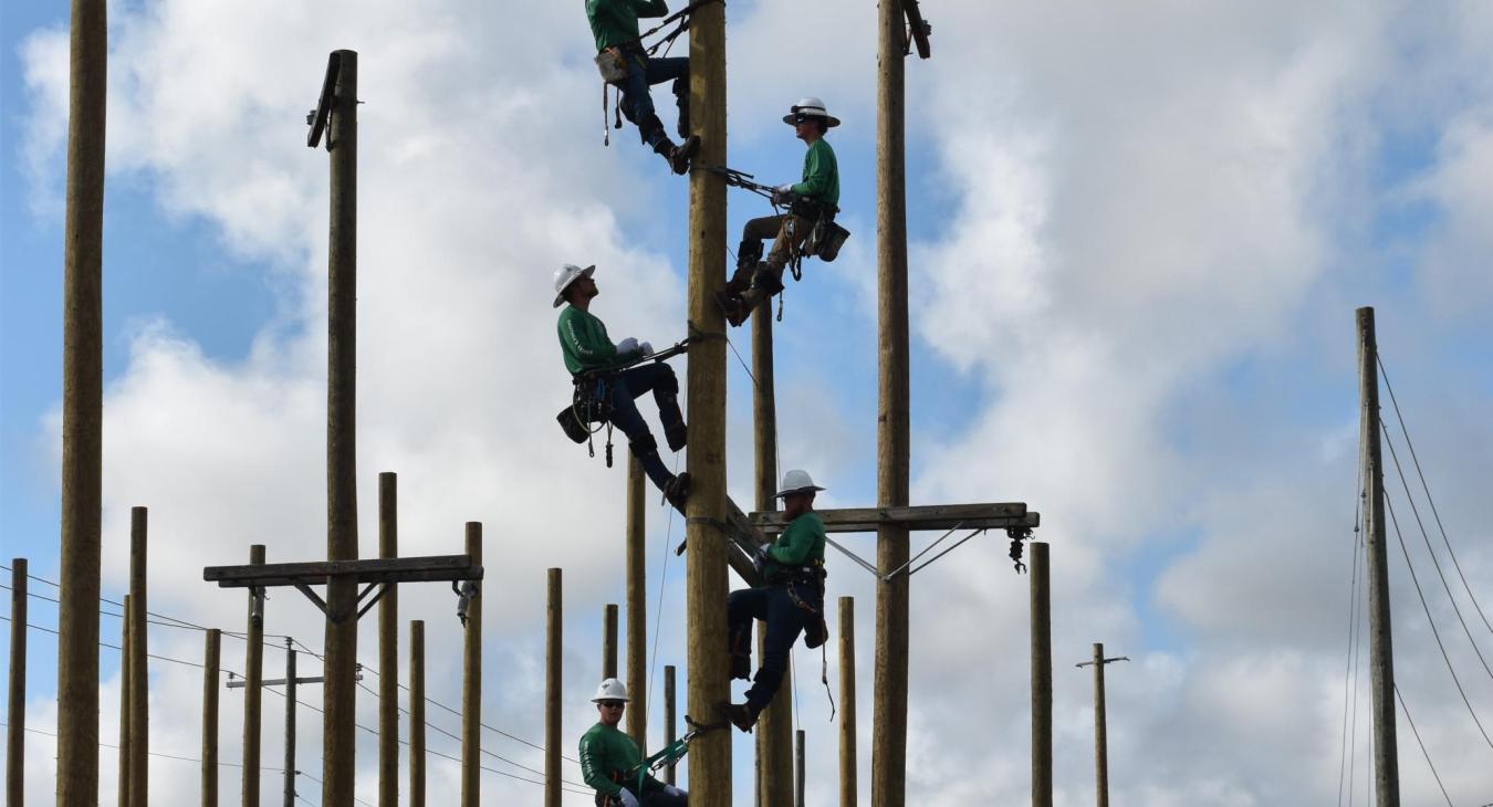 WREC Attends Lake Sumter State College Lineman Graduation